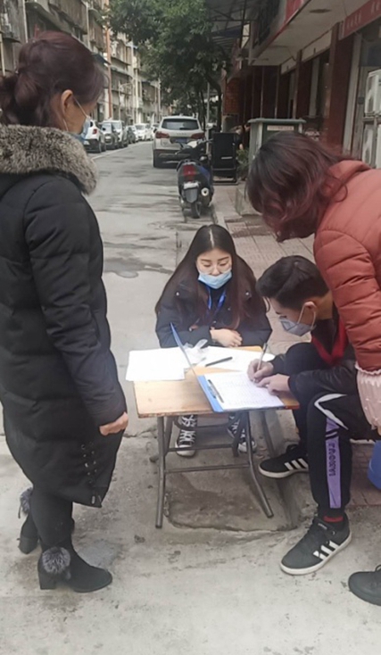 在主要街路做好排查登記、引導(dǎo)、宣傳等工作。_副本.jpg