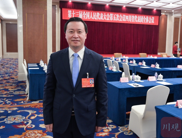 全國(guó)人大代表、廣安市委書(shū)記張彤  歐陽(yáng)杰攝_副本.jpg